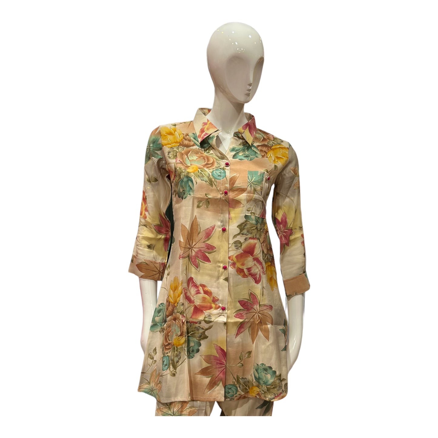 Wome 2 pcs floral print coord set with collar neck and straight pants. Front pocket with pink buttons.