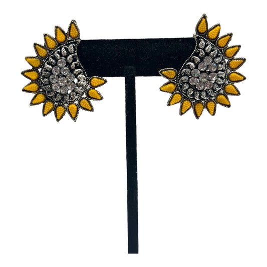 Traditional silver oxidized small earrings