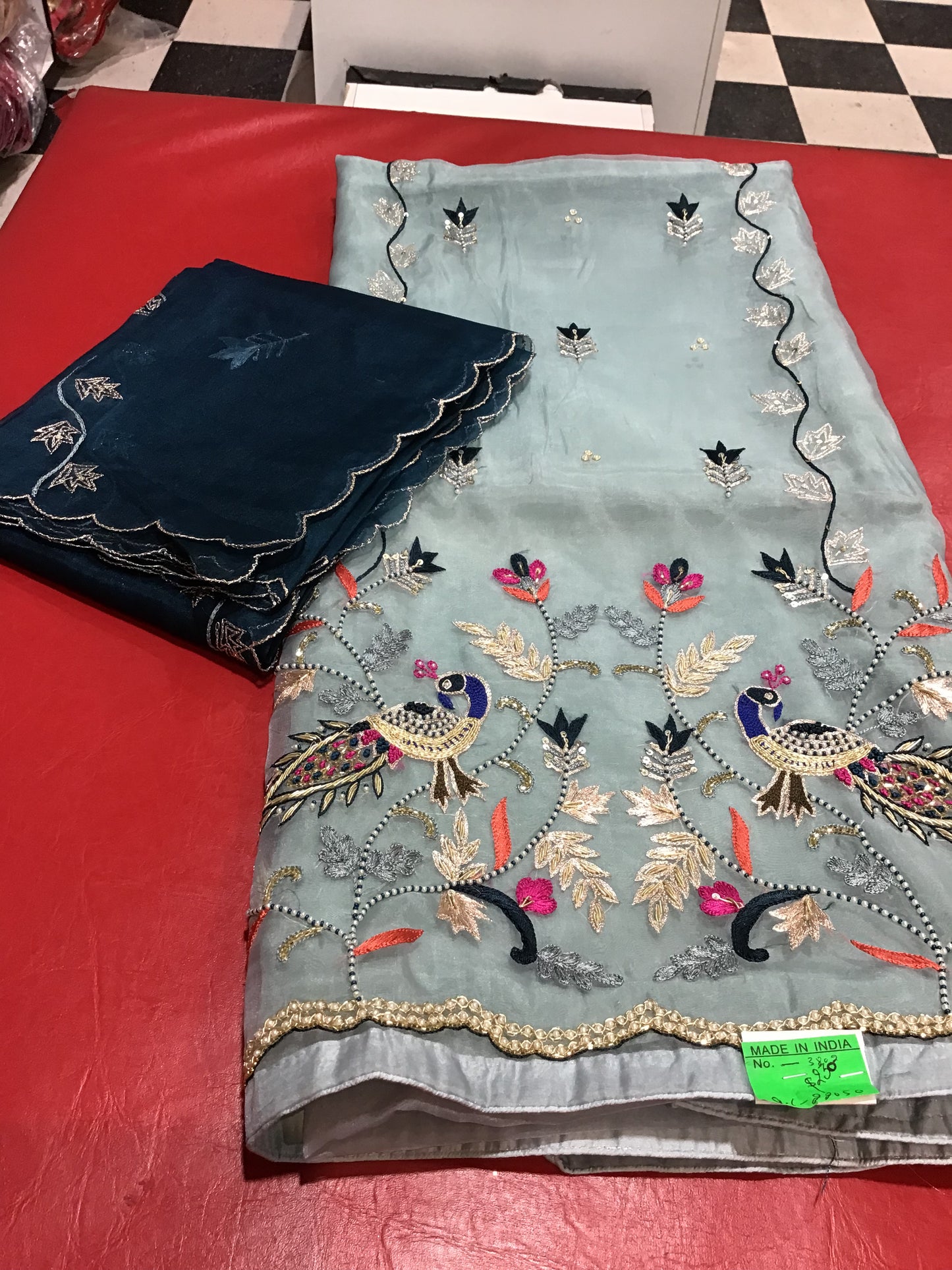 Unstitched suit 30010002