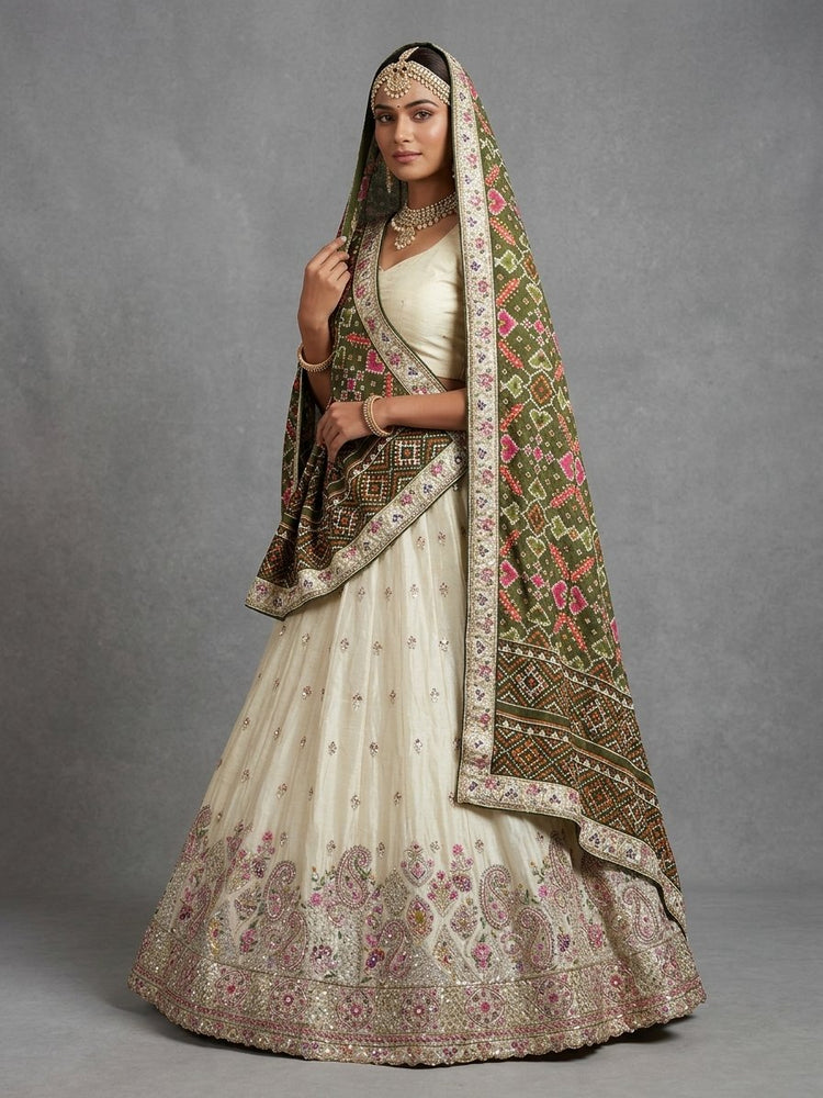 Ivory lehanga with floral embroidery 900910