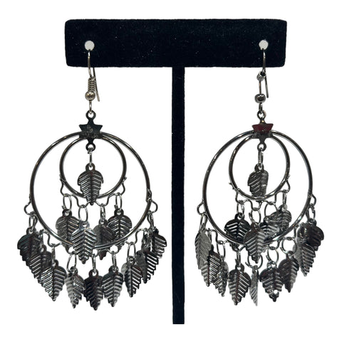 Silver hanging earrings with silver leaves